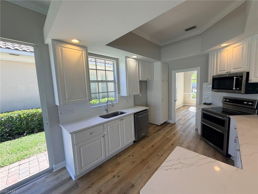 4048 Trinidad Way Naples, FL 34119 - Photo 5 of 31