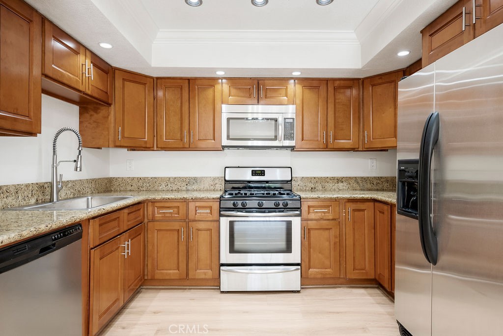 1881 Alpha Road, Unit 3 Glendale, CA 91208 - Photo 11 of 54 KTICHEN