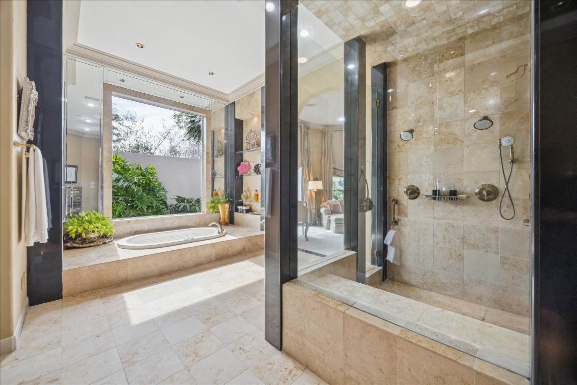 6 Mott Lane Houston, TX 77024 - Photo 24 of 49 Primary Bath & Shower