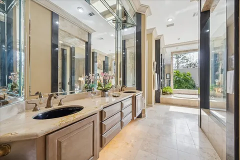 $3,695,000 | 6 Mott Lane, Houston, TX 77024