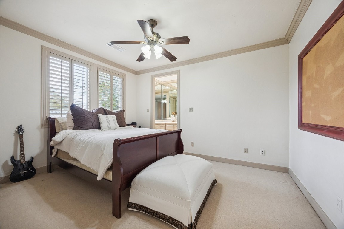 6 Mott Lane Houston, TX 77024 - Photo 31 of 49 Secondary Bedroom w En-Suite Bath