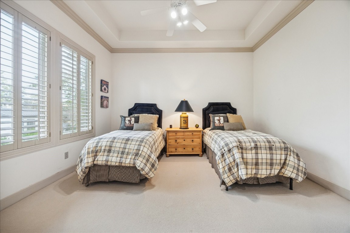 6 Mott Lane Houston, TX 77024 - Photo 32 of 49 Secondary Bedroom