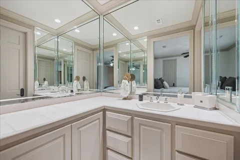 $3,695,000 | 6 Mott Lane, Houston, TX 77024