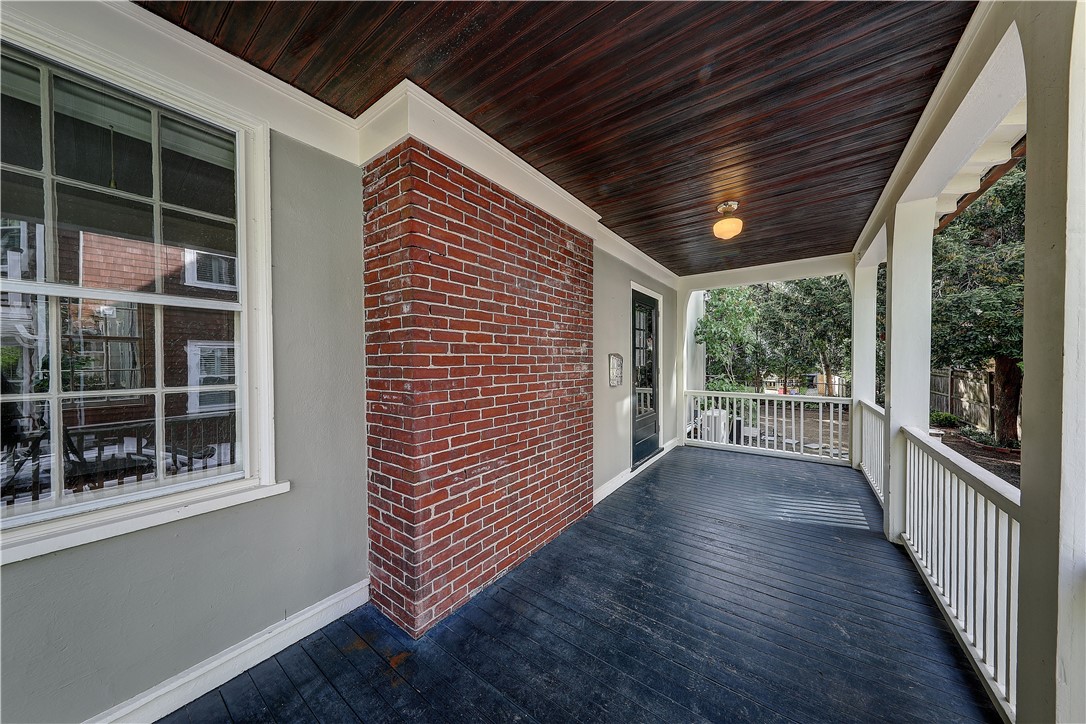 16 Elton Street Providence, RI 02906 - Photo 2 of 25