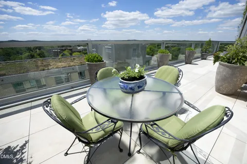 $885,000 | 601 West Rosemary Street, Unit 905, Chapel Hill, NC 27516