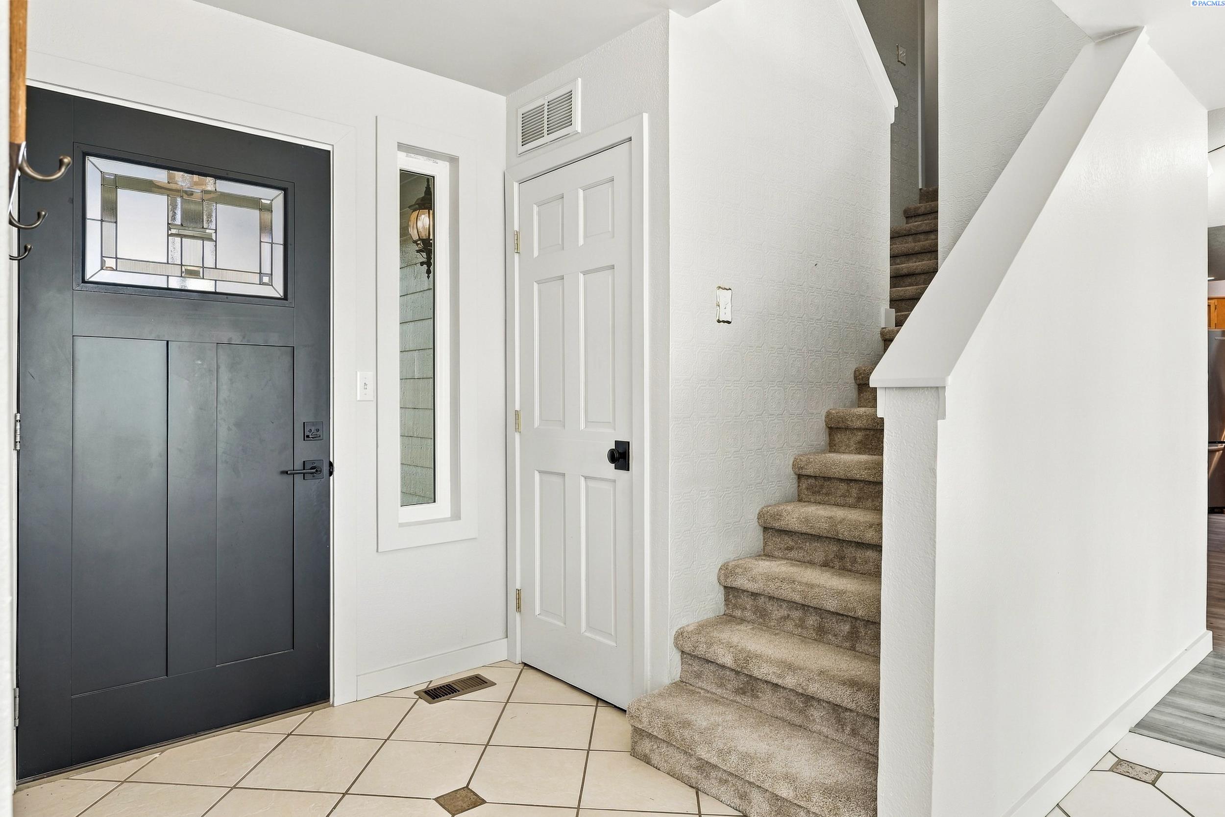101105 East Vaca Road Kennewick, WA 99338 - Photo 8 of 50 Gallery Image 8
