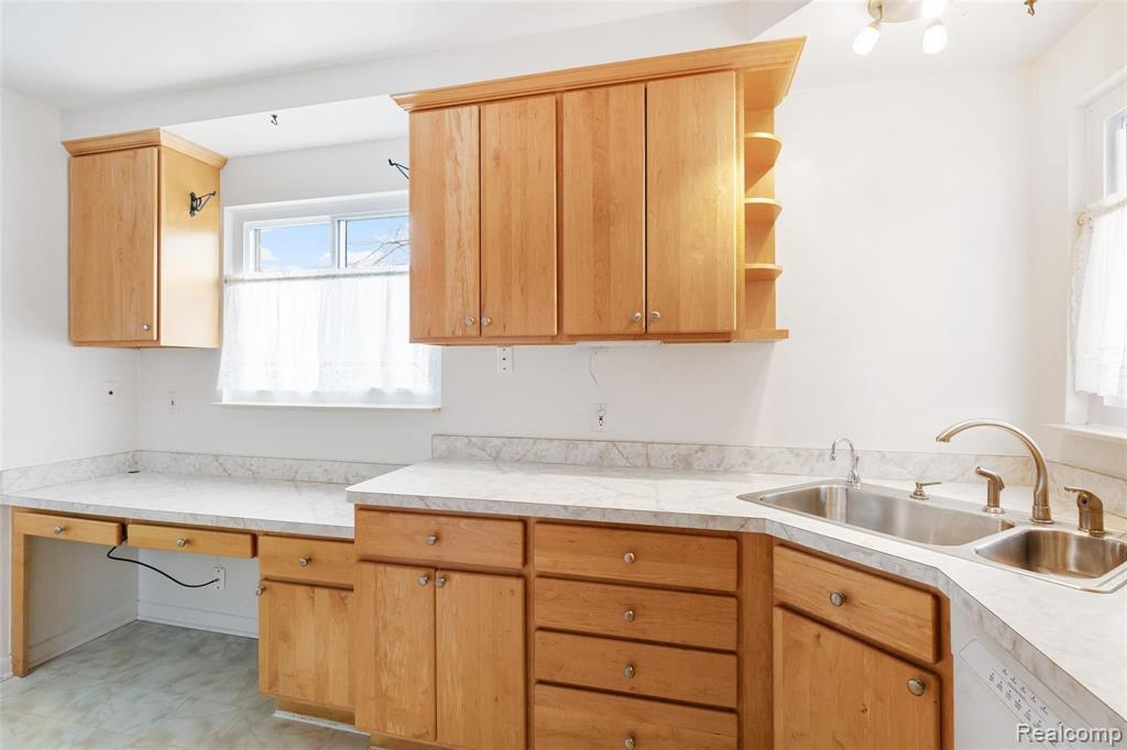 3009 Harvard Road Royal Oak, MI 48073 - Photo 3 of 19