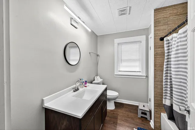 $359,000 | 1303 East Sorin Street, South Bend, IN 46617