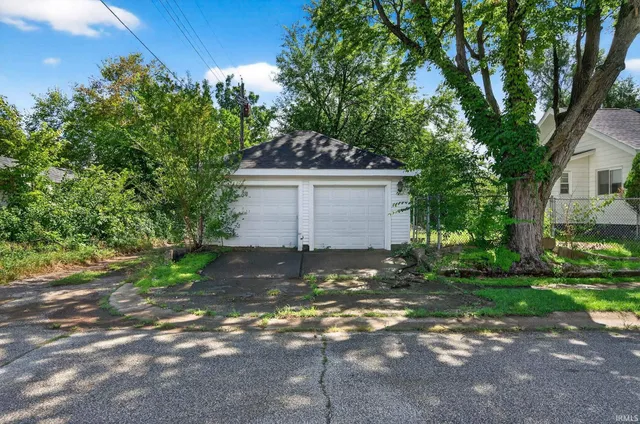 $359,000 | 1303 East Sorin Street, South Bend, IN 46617