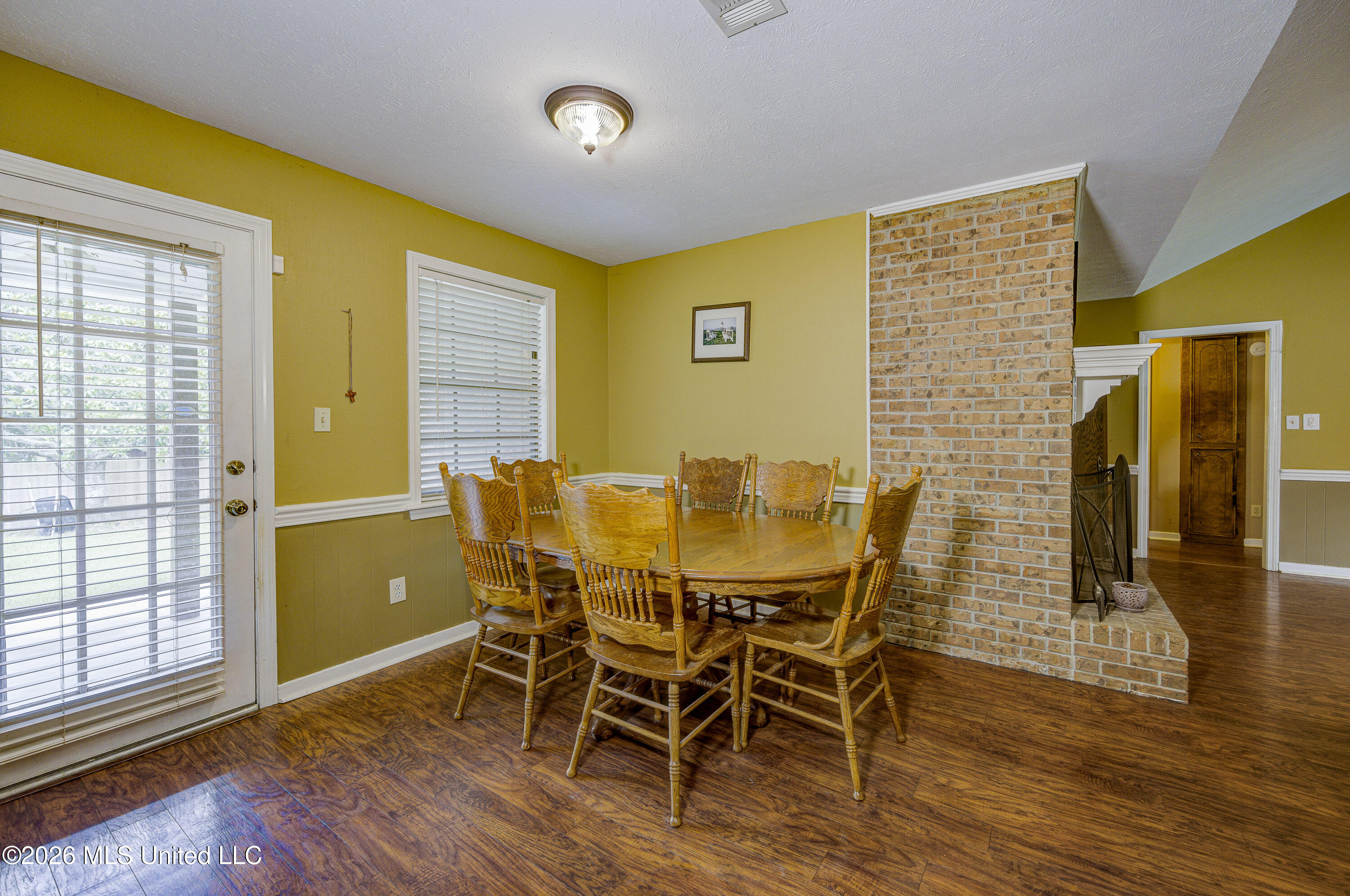 103 Erin Cove Clinton, MS 39056 - Photo 10 of 39 11 Kitchen Dining Area