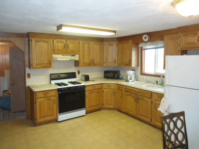 735 East Townline 16 Road Pinconning, MI 48650 - Photo 7 of 10