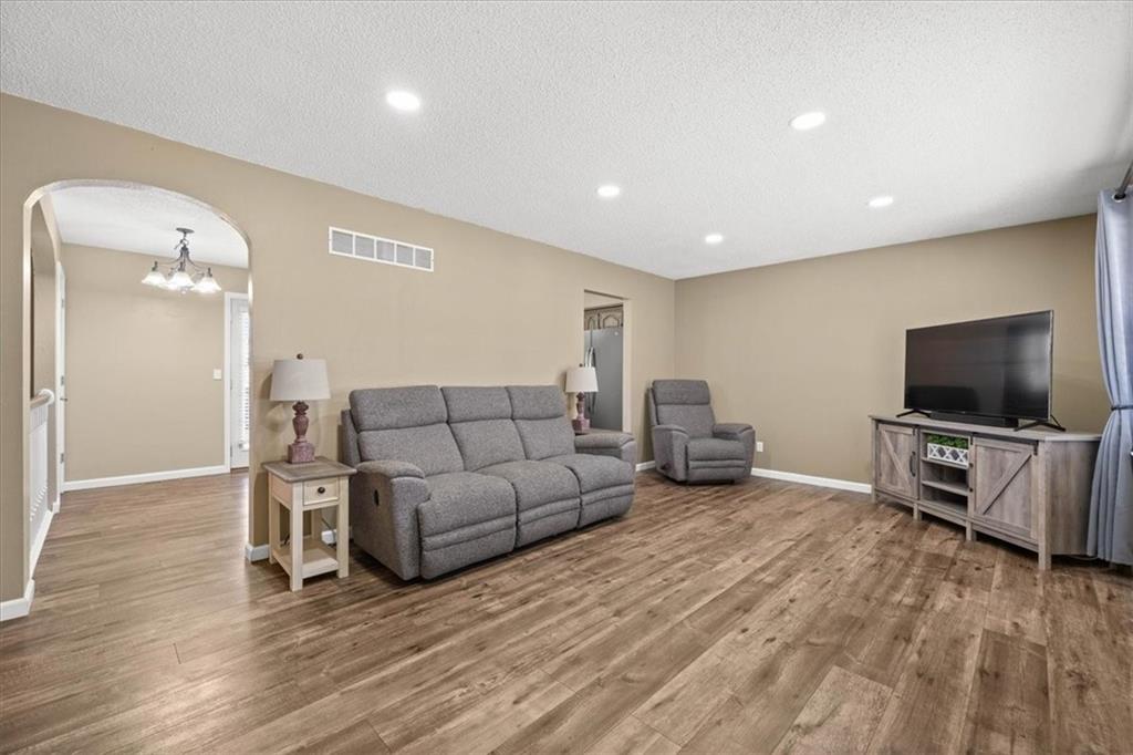 2113 Southeast Owings Street Oak Grove, MO 64075 - Photo 2 of 25