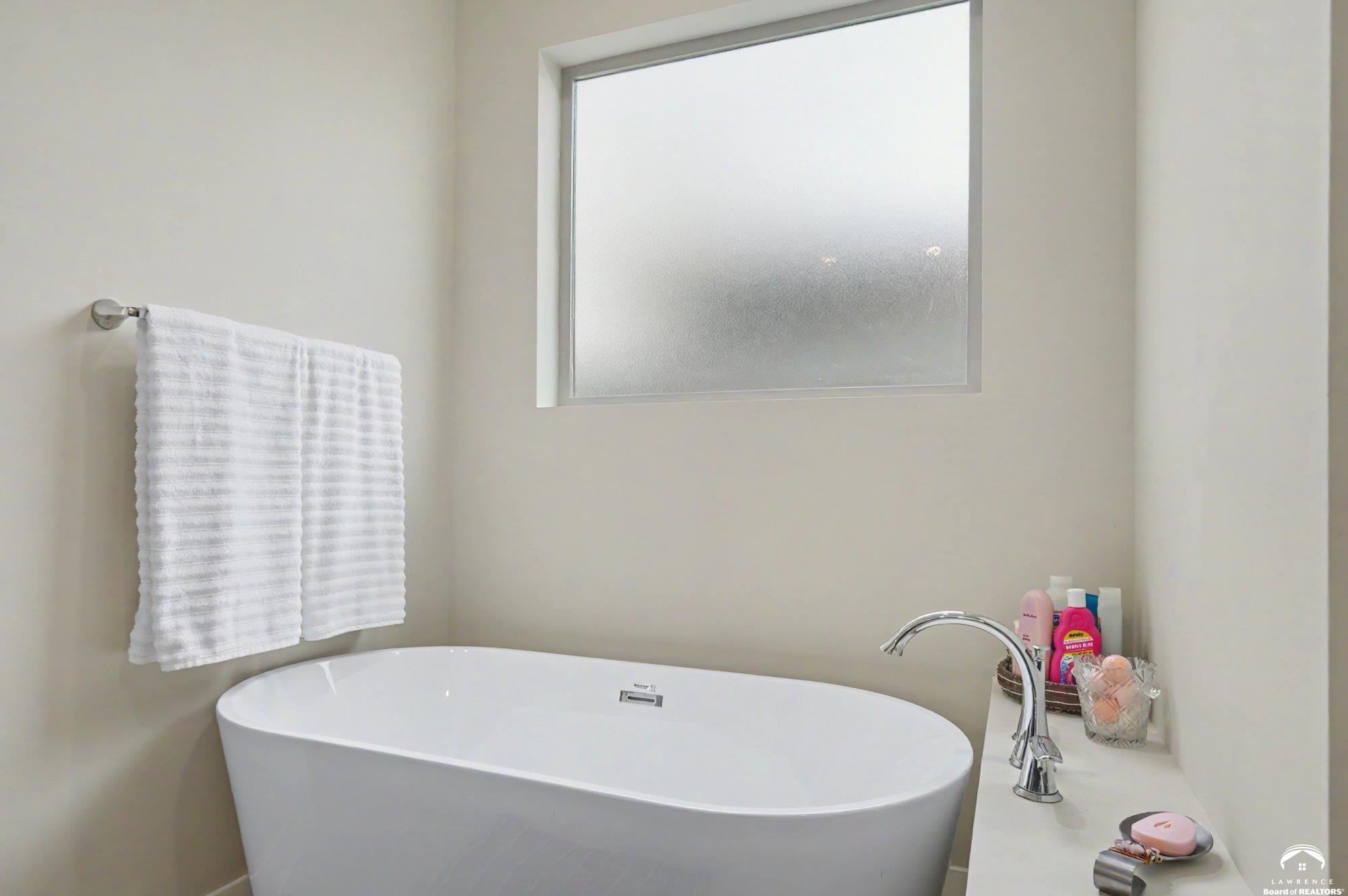 535 Perry Street Lawrence, KS 66044 - Photo 20 of 33