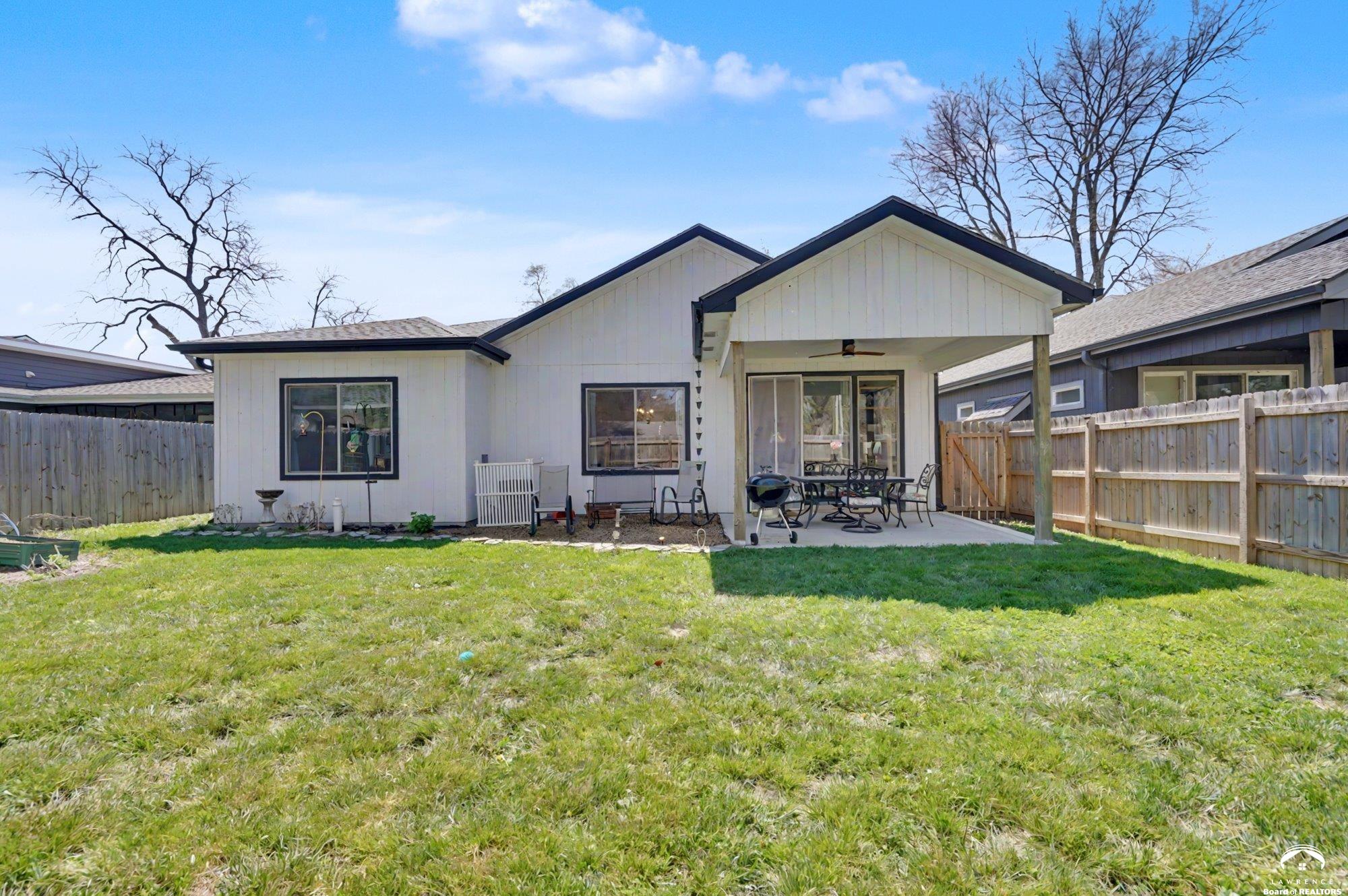 535 Perry Street Lawrence, KS 66044 - Photo 29 of 33