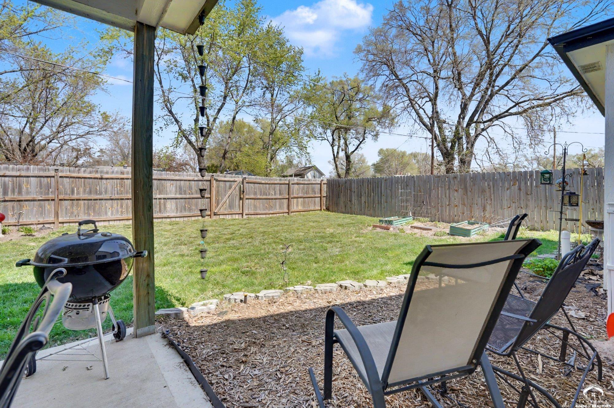535 Perry Street Lawrence, KS 66044 - Photo 30 of 33