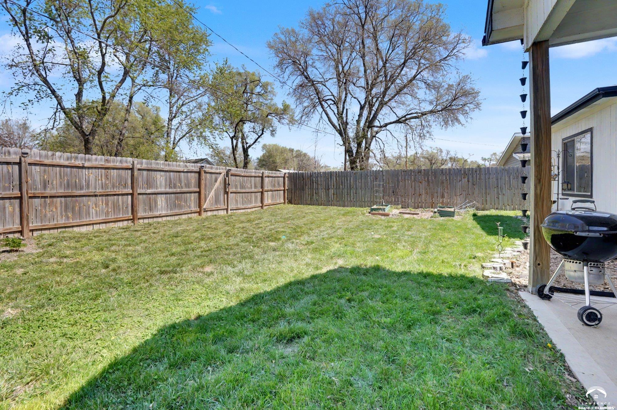 535 Perry Street Lawrence, KS 66044 - Photo 32 of 33