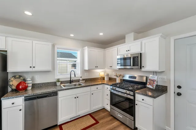 $328,900 | 20 A Wildflower Lane, Unit 2089791, Plymouth, NH 03264