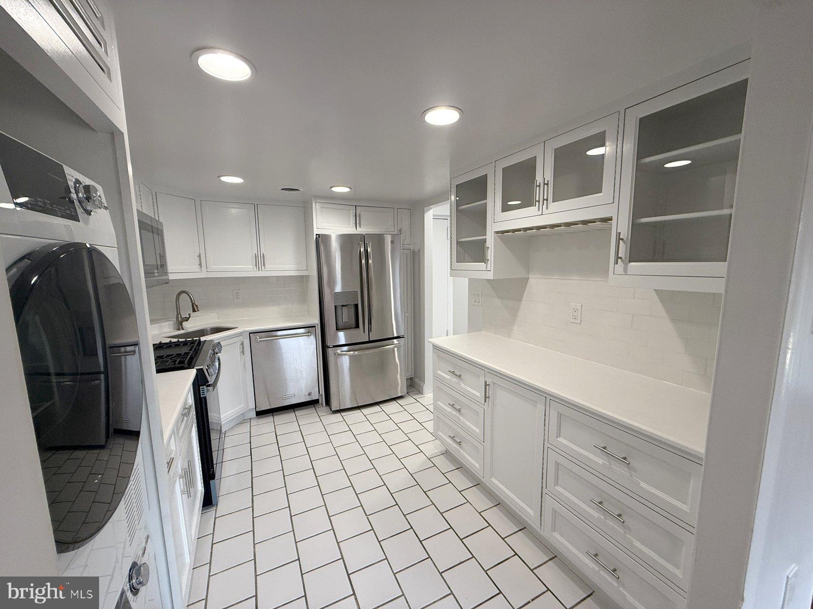 606 Cooper Landing Road, Unit B3D Cherry Hill, NJ 08002 - Photo 3 of 17