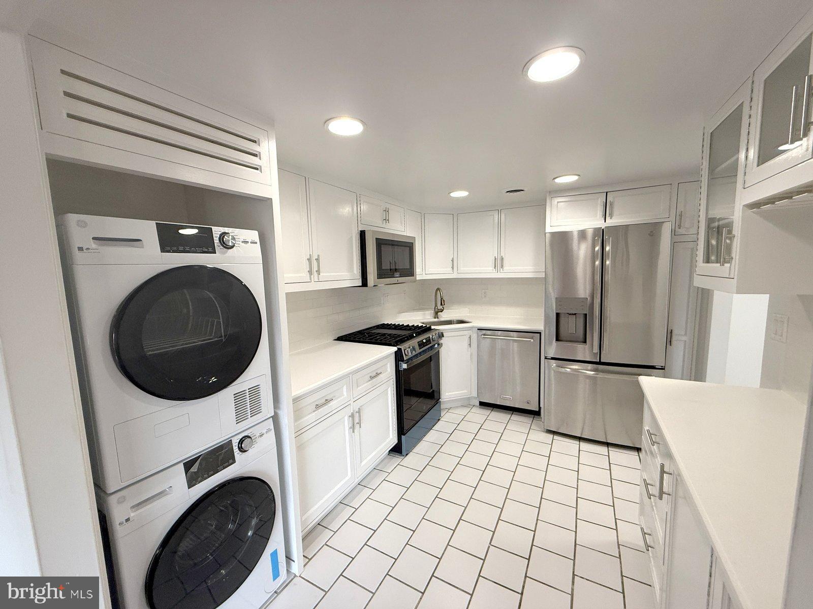 606 Cooper Landing Road, Unit B3D Cherry Hill, NJ 08002 - Photo 4 of 17