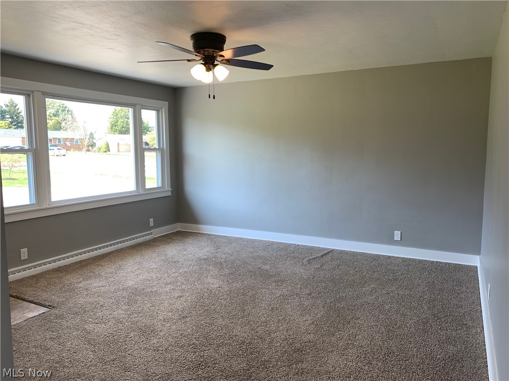 8053 Cleveland Road Wooster, OH 44691 - Photo 6 of 23 Living Room