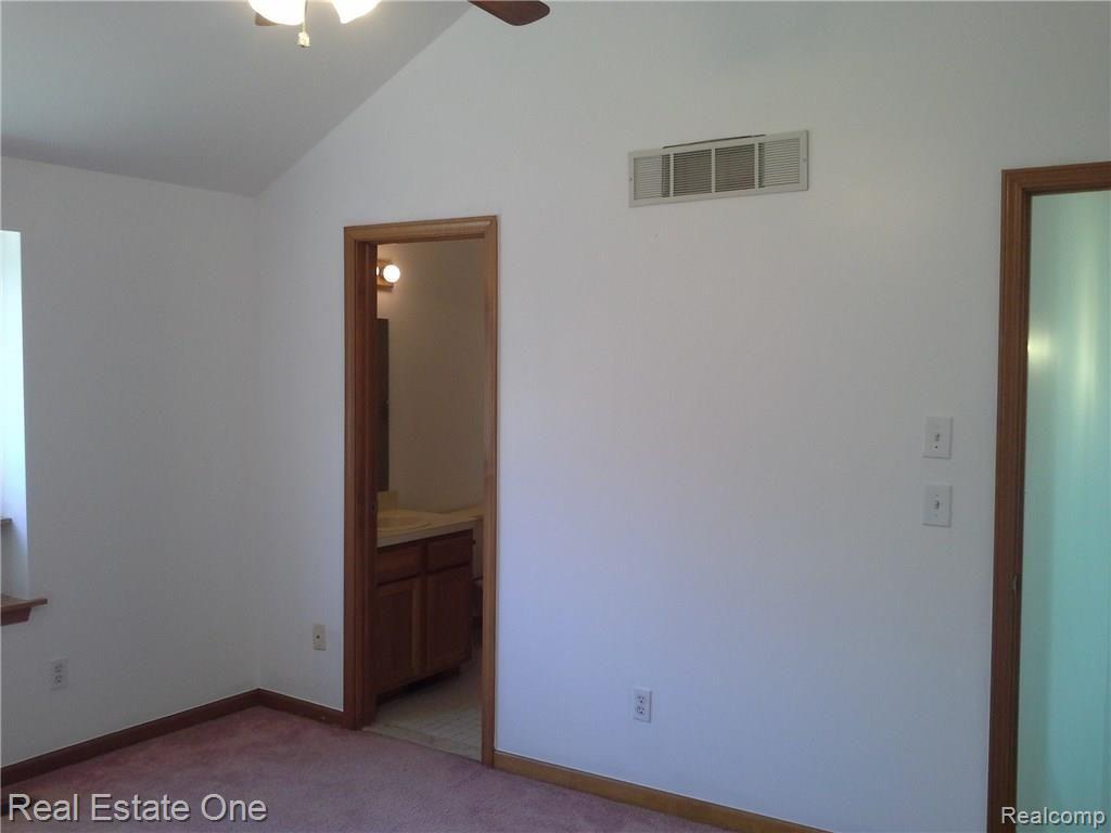 2577 South Commerce Road, Unit 11 Wolverine Lake, MI 48390 - Photo 28 of 57