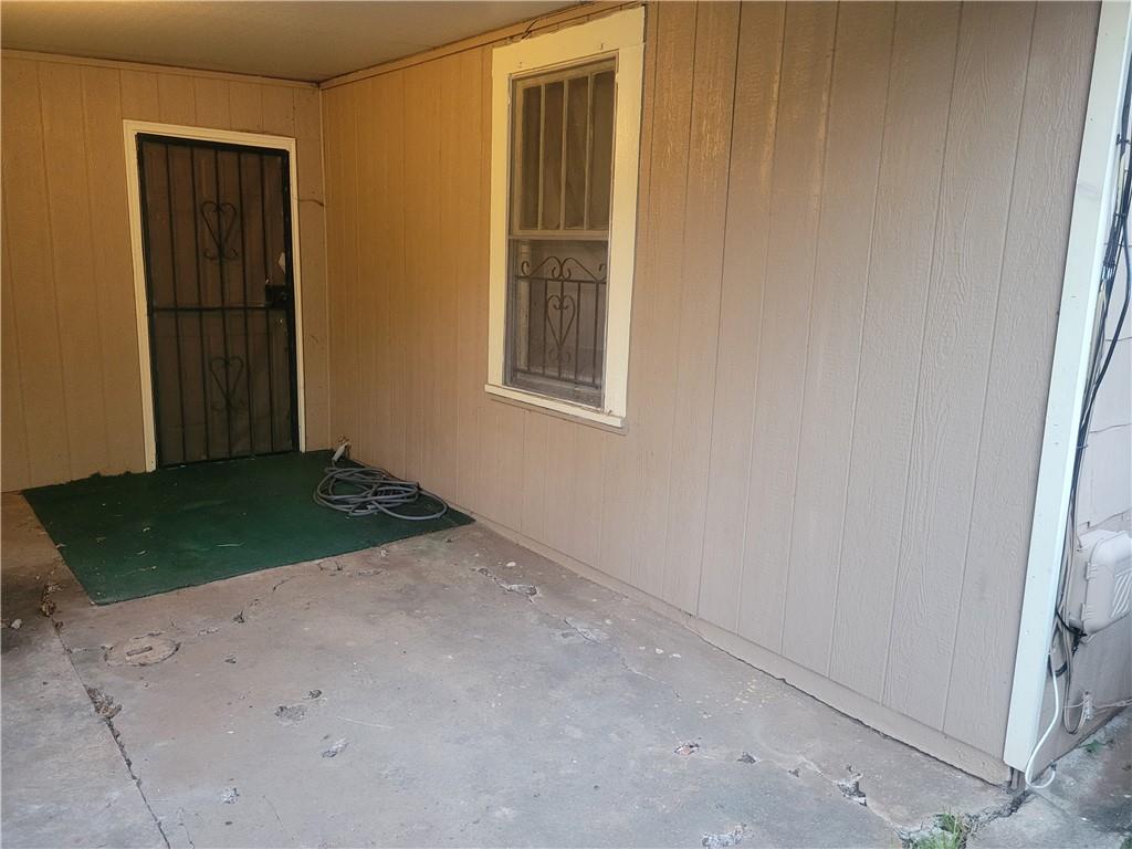 1767 Thomas Street Decatur, GA 30032 - Photo 16 of 24 an empty room with windows