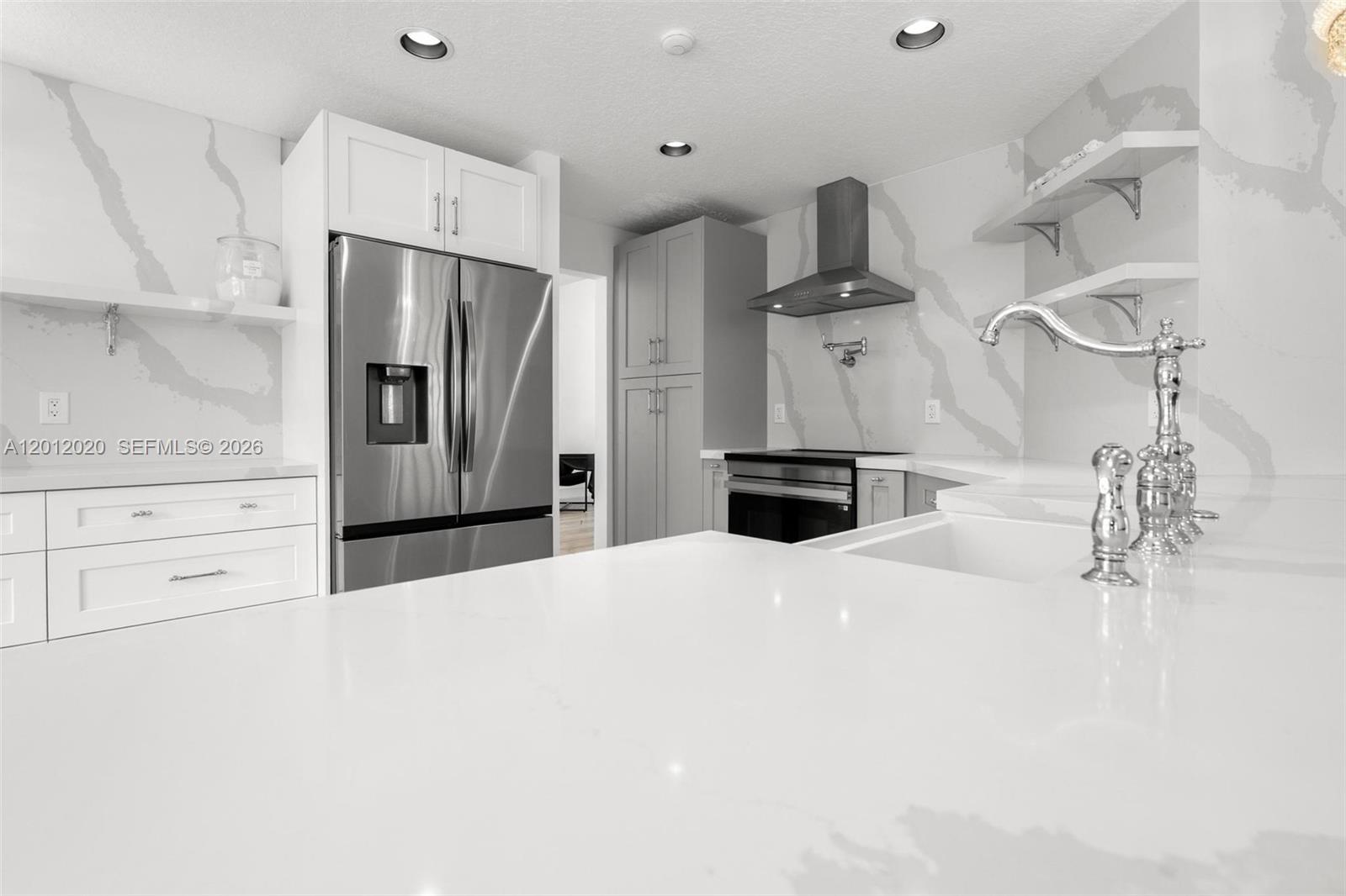 303 Bridgeton Road Weston, FL 33326 - Photo 4 of 52