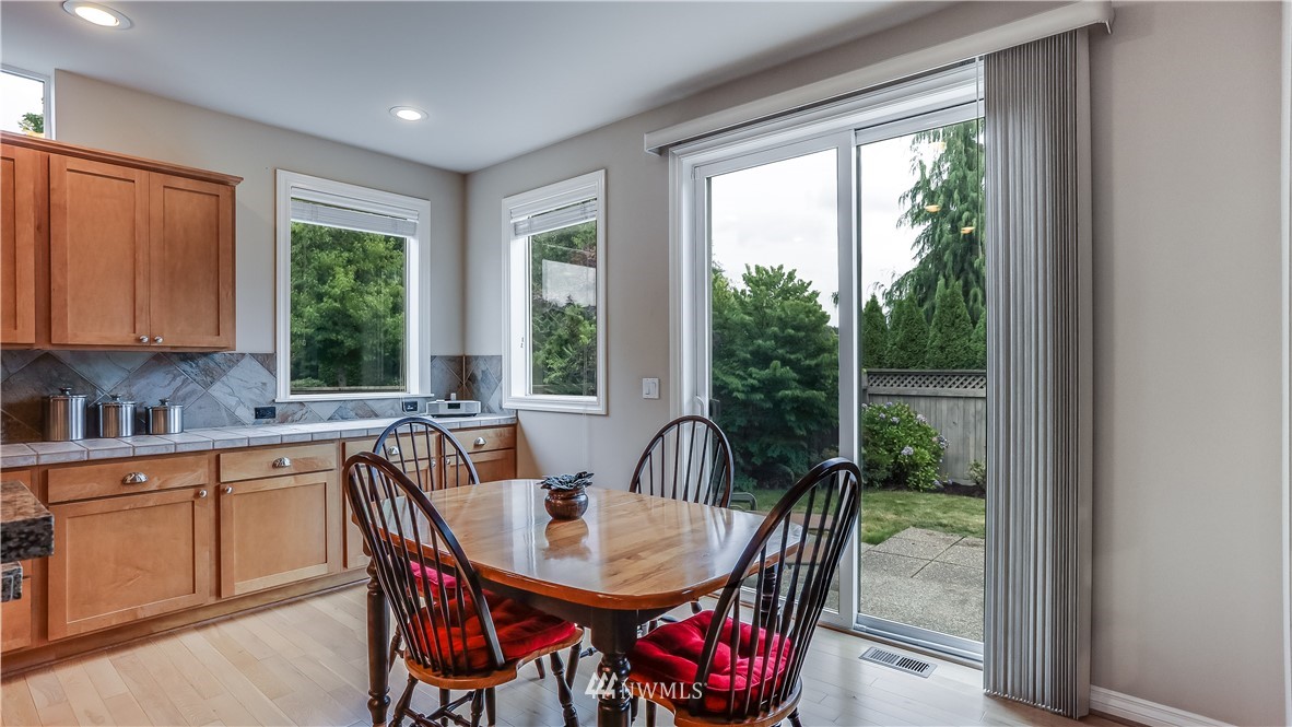 282 Kitsap Avenue Northeast Renton, WA 98059 - Photo 11 of 40 Gallery Image 11