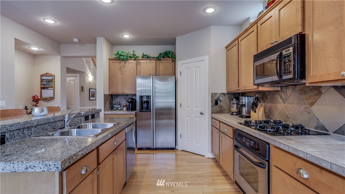282 Kitsap Avenue Northeast Renton, WA 98059 - Photo 12 of 40 Gallery Image 12
