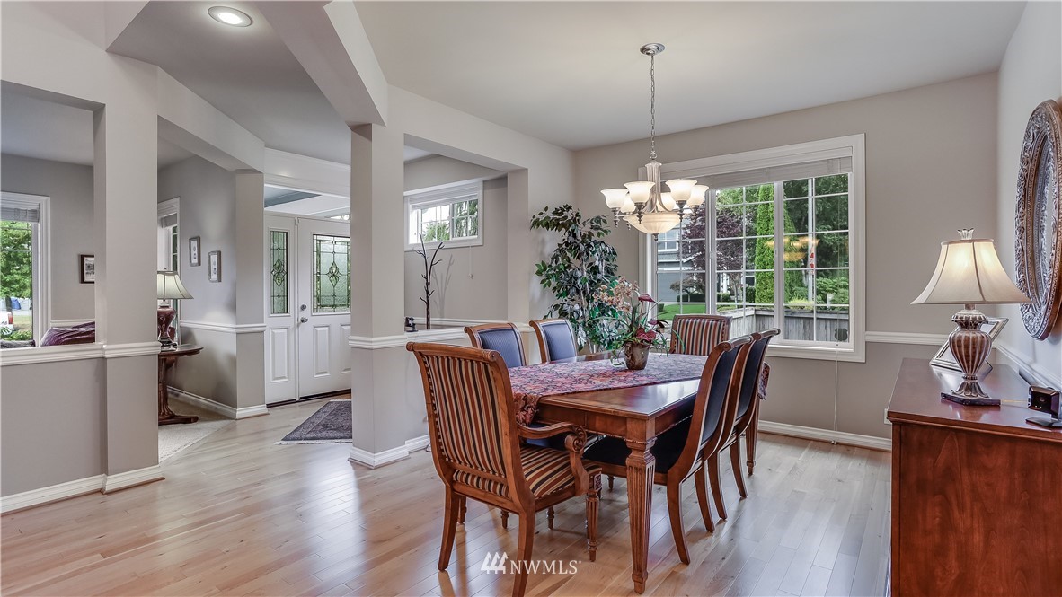 282 Kitsap Avenue Northeast Renton, WA 98059 - Photo 7 of 40 Gallery Image 7