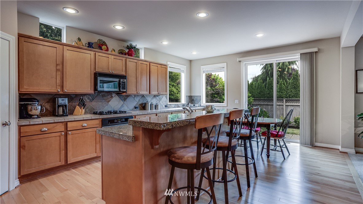 282 Kitsap Avenue Northeast Renton, WA 98059 - Photo 8 of 40 Gallery Image 8