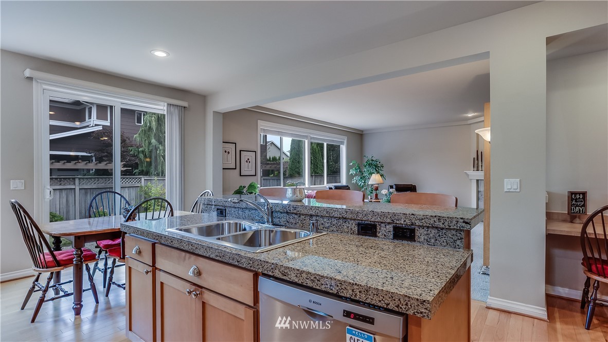 282 Kitsap Avenue Northeast Renton, WA 98059 - Photo 10 of 40 Gallery Image 10