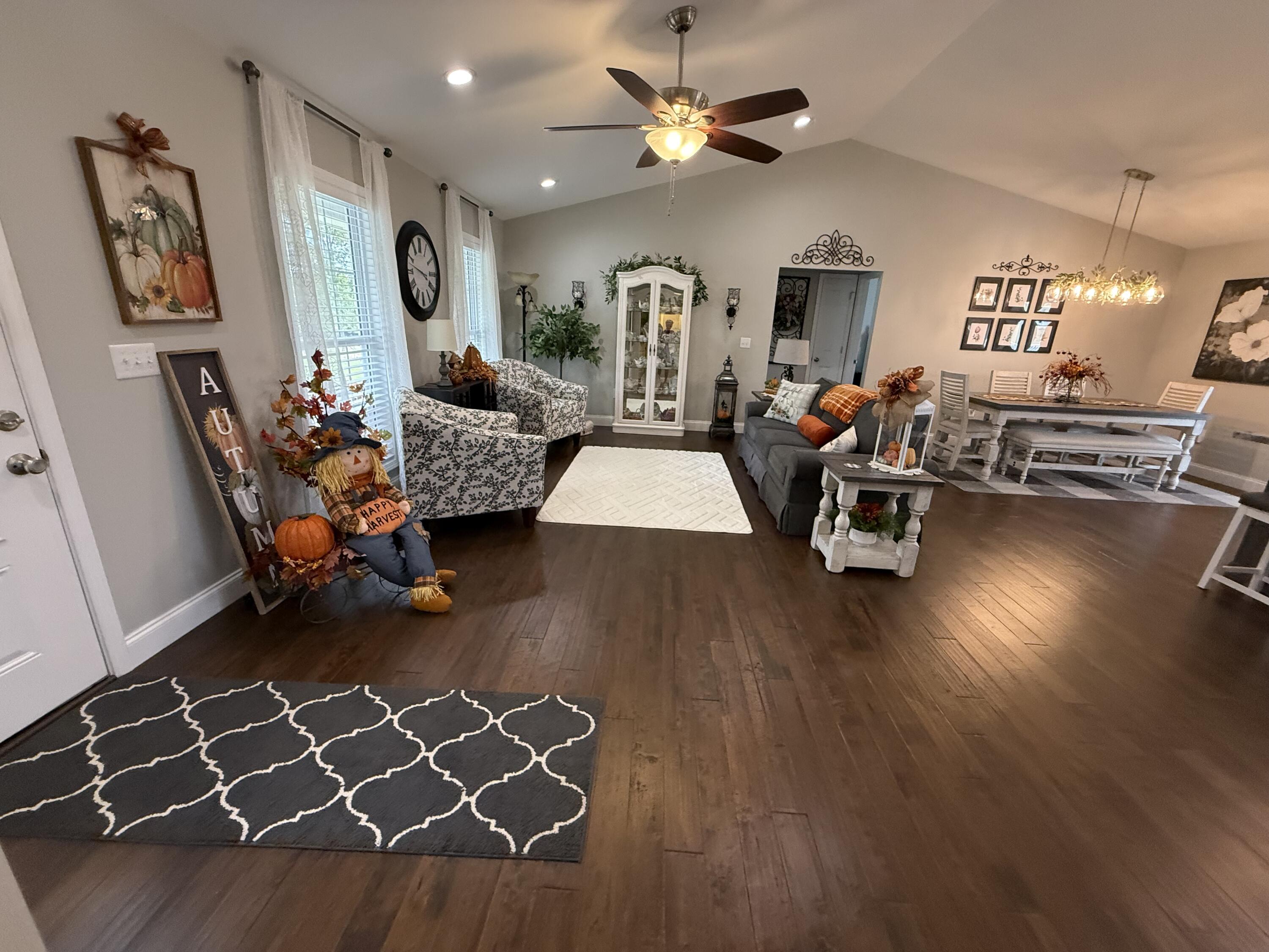 2409 Rooks Branch Road Keavy, KY 40737 - Photo 13 of 39 Great room living area