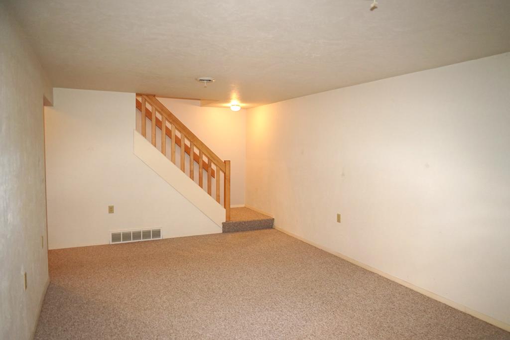 420-424 North Park Road Algoma, WI 54201 - Photo 11 of 34 Anorther view of 420 FmRm