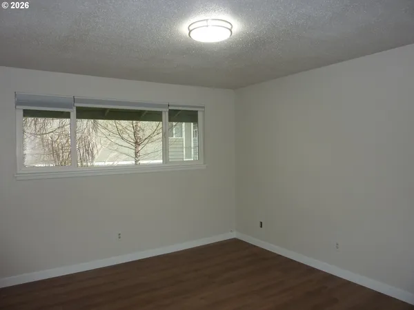 $139,000 | 885 Northeast Sunset Street, Unit 19, Roseburg, OR 97470