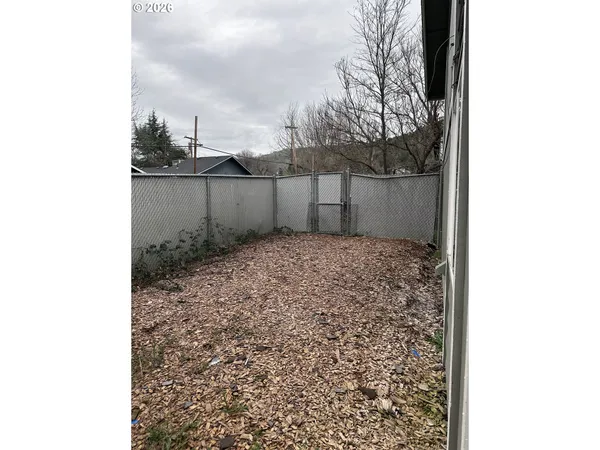 $139,000 | 885 Northeast Sunset Street, Unit 19, Roseburg, OR 97470