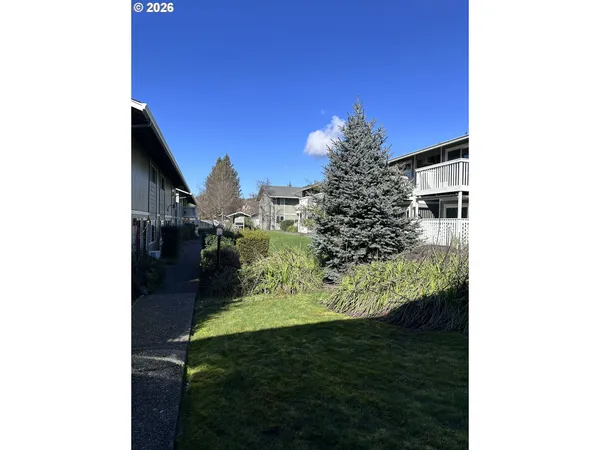 $139,000 | 885 Northeast Sunset Street, Unit 19, Roseburg, OR 97470
