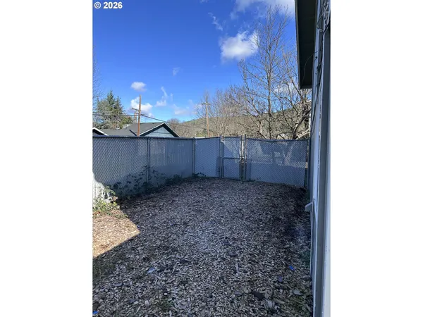 $139,000 | 885 Northeast Sunset Street, Unit 19, Roseburg, OR 97470