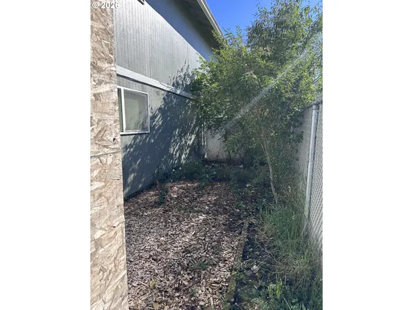 $139,000 | 885 Northeast Sunset Street, Unit 19, Roseburg, OR 97470