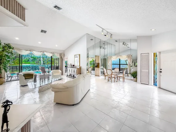 $445,000 | 11105 Highland Circle, Boca Raton, FL 33428