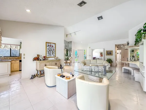 $445,000 | 11105 Highland Circle, Boca Raton, FL 33428