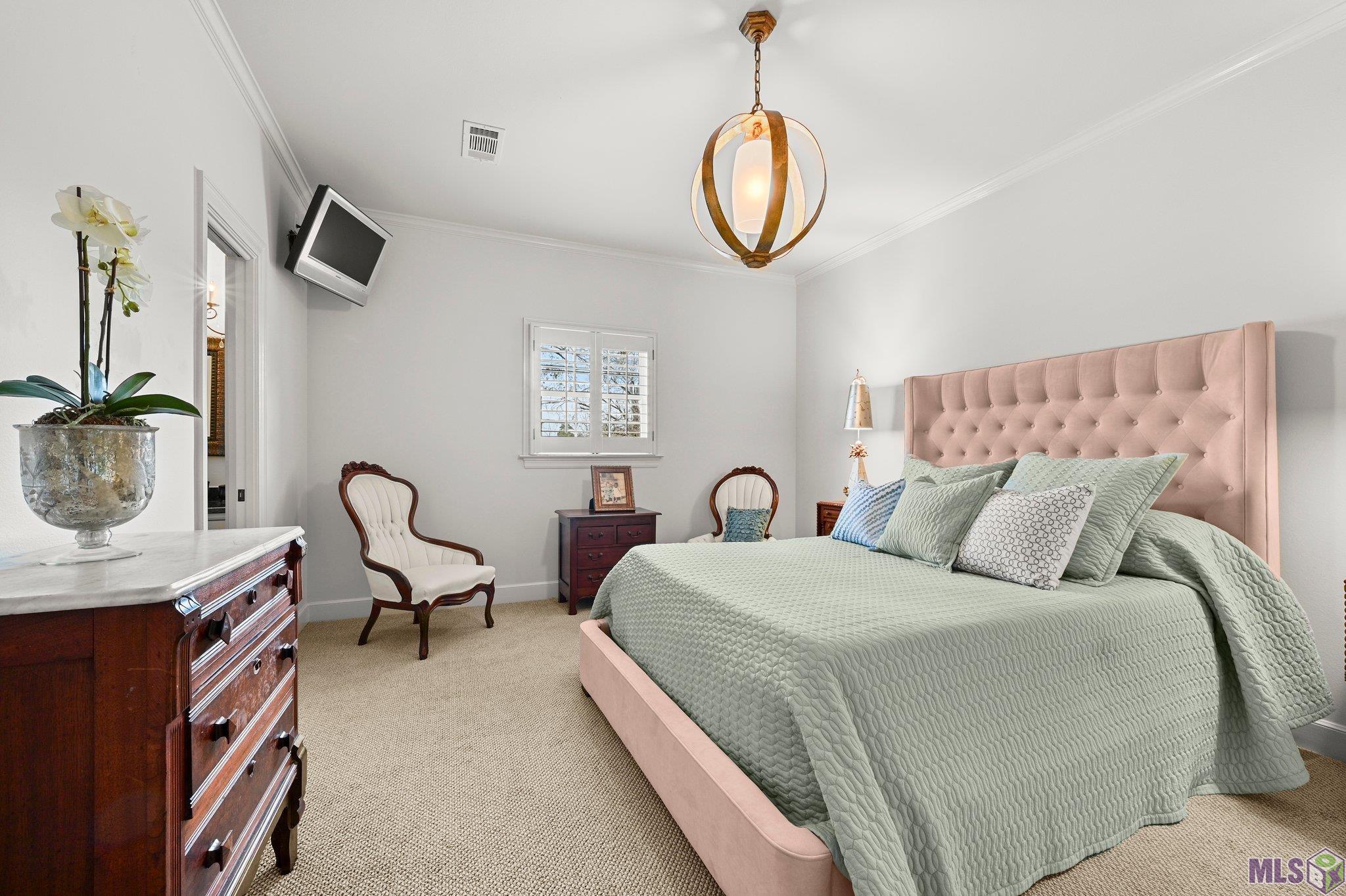 2125 Rue Bienvenue Baton Rouge, LA 70809 - Photo 25 of 37 Upstairs bedroom