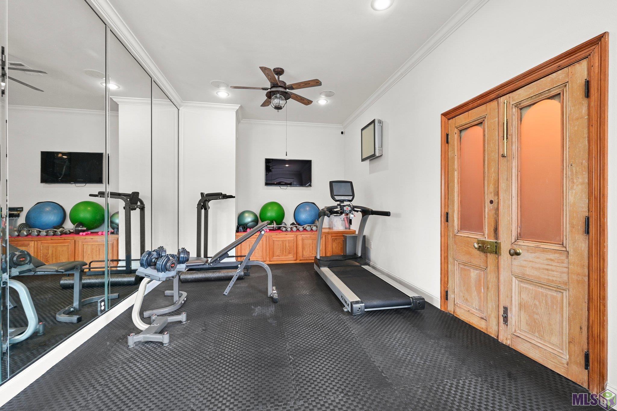 2125 Rue Bienvenue Baton Rouge, LA 70809 - Photo 34 of 37 Gym/pool house