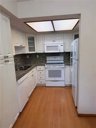 $2,600 | 9140 Southwest 123rd Court, Unit 309, Miami, FL 33186