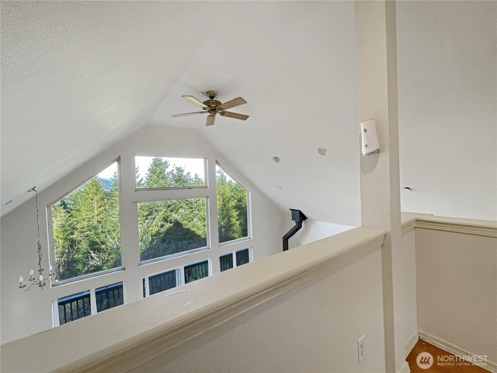 11 North Hamma Ridge Drive Lilliwaup, WA 98555 - Photo 23 of 40 a view of an entryway