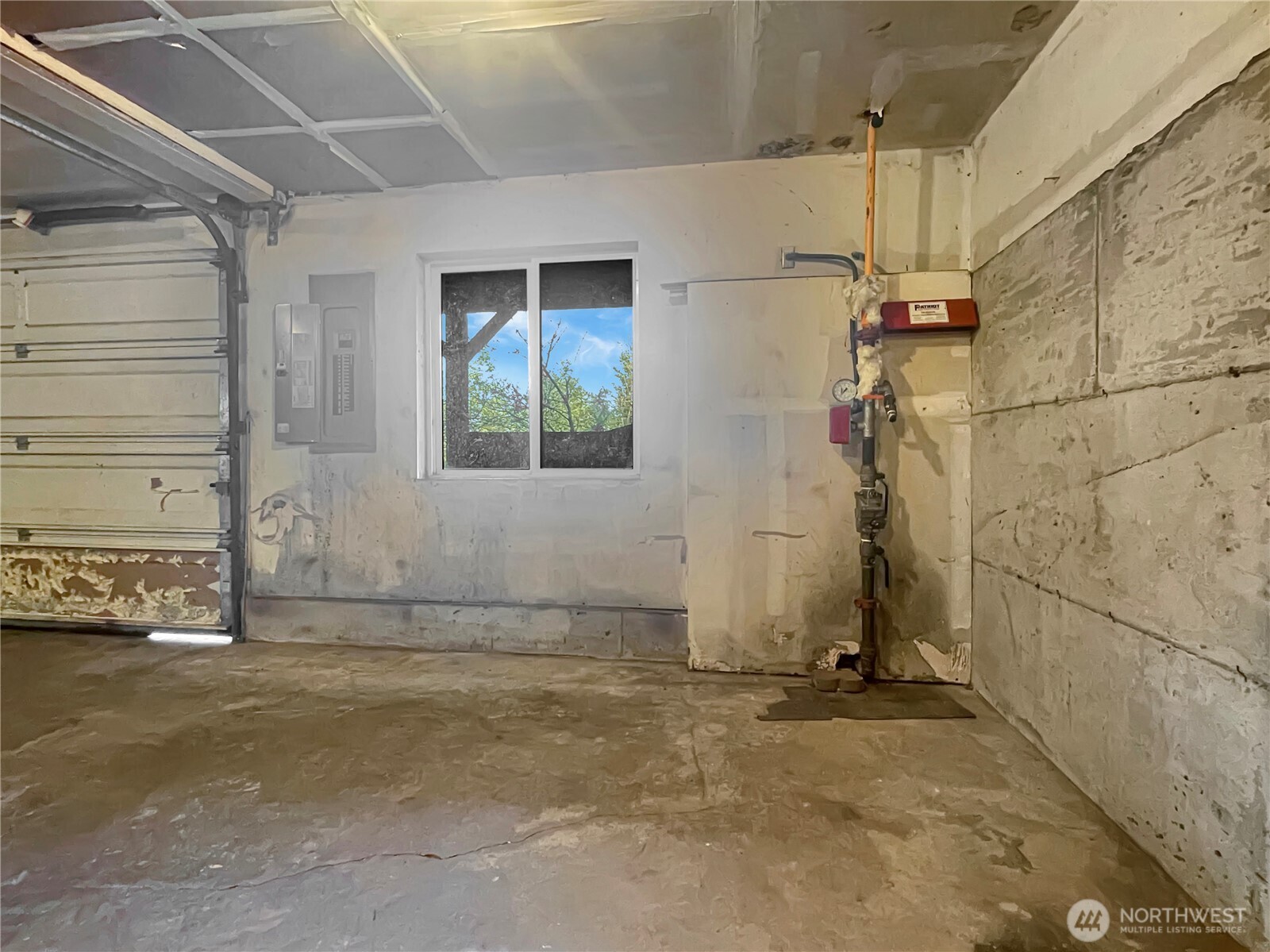 11 North Hamma Ridge Drive Lilliwaup, WA 98555 - Photo 37 of 40 a view of a storage room