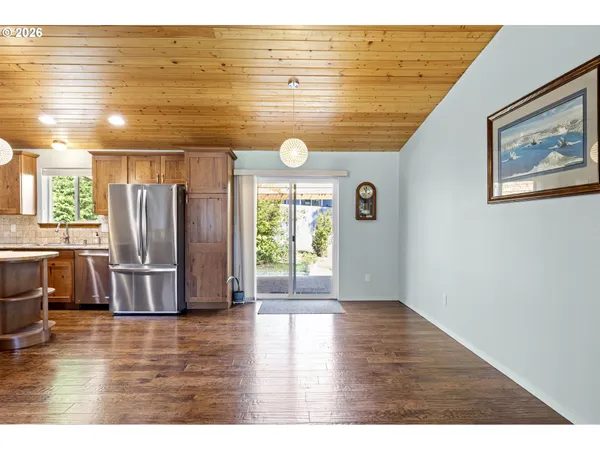 $610,000 | 1155 12th Court Southeast, Bandon, OR 97411