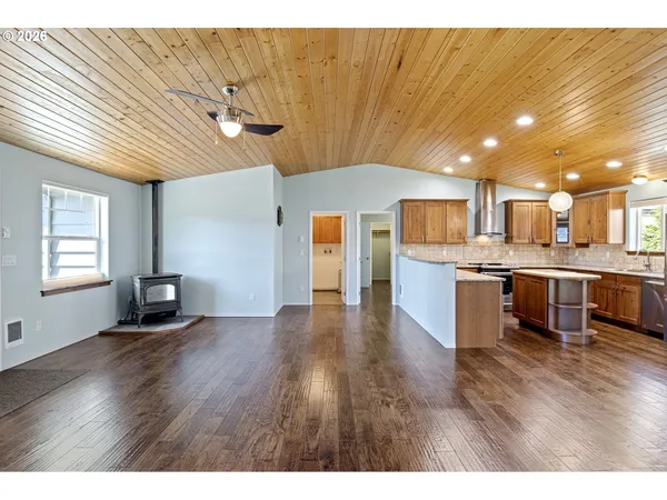 $610,000 | 1155 12th Court Southeast, Bandon, OR 97411