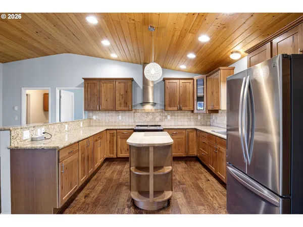 $610,000 | 1155 12th Court Southeast, Bandon, OR 97411