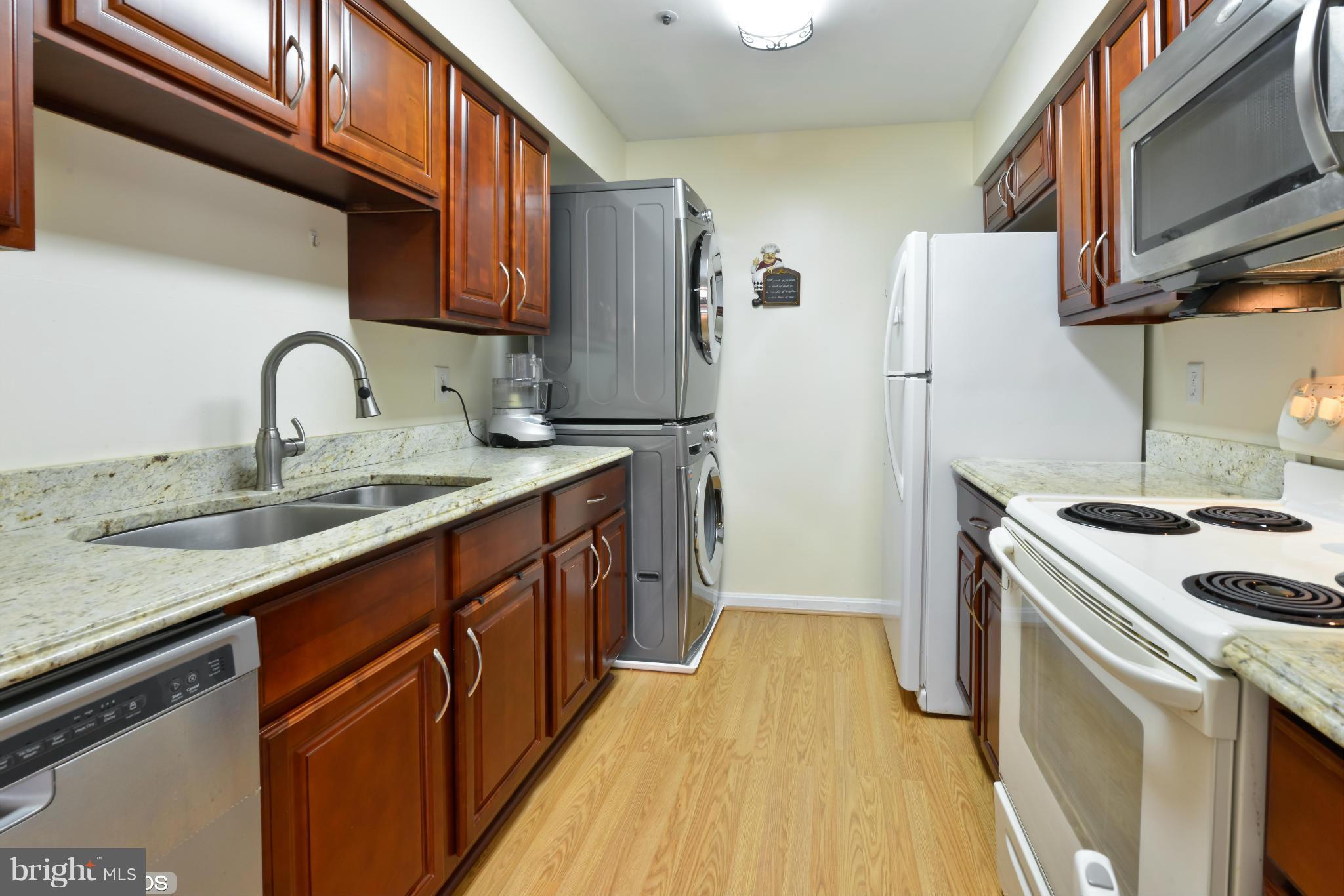 8353 Montgomery Run Road, Unit I Ellicott City, MD 21043 - Photo 6 of 23 Kitchen